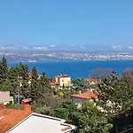 Lady Daniela Mit Meerblick In * Lovran