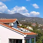 Lady Daniela Mit Meerblick In *