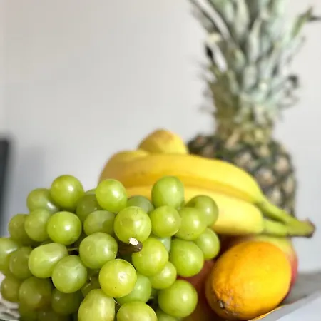 Lady Daniela Mit Meerblick In