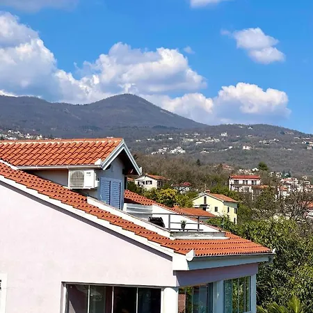 Lady Daniela Mit Meerblick In *