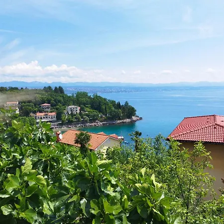 Lady Daniela Mit Meerblick In *