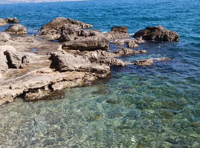 Lady Daniela Mit Meerblick In Lovran