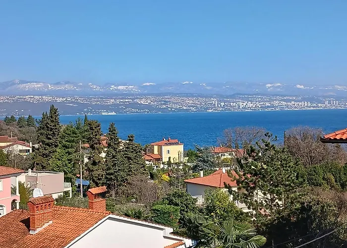 Lady Daniela Mit Meerblick In * Lovran