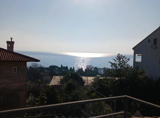 Lady Daniela Mit Meerblick In