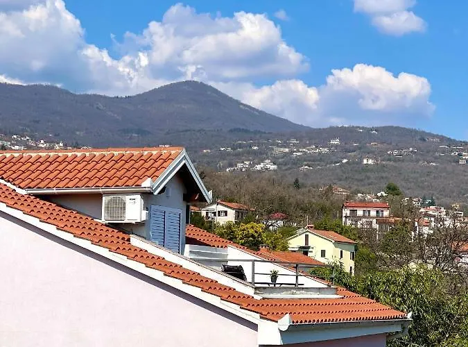 Lady Daniela Mit Meerblick In *