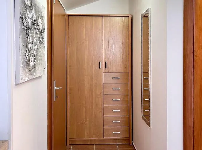 Lady Daniela Mit Meerblick In Lägenhet *