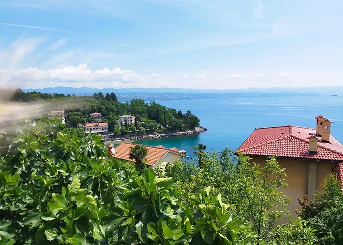 Lady Daniela Mit Meerblick In *