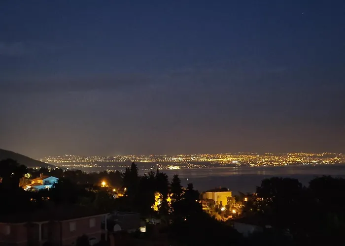 Lady Daniela Mit Meerblick In Appartement Lovran